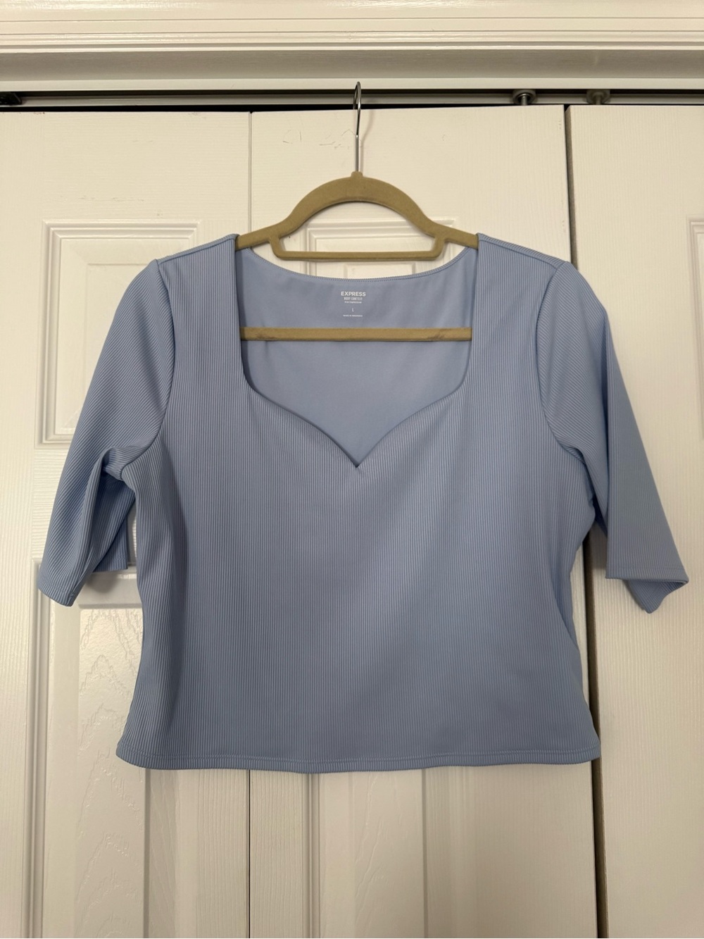 NWT Express Body Contour Stretch Ribbed Square V-Neck Top — Light Blue